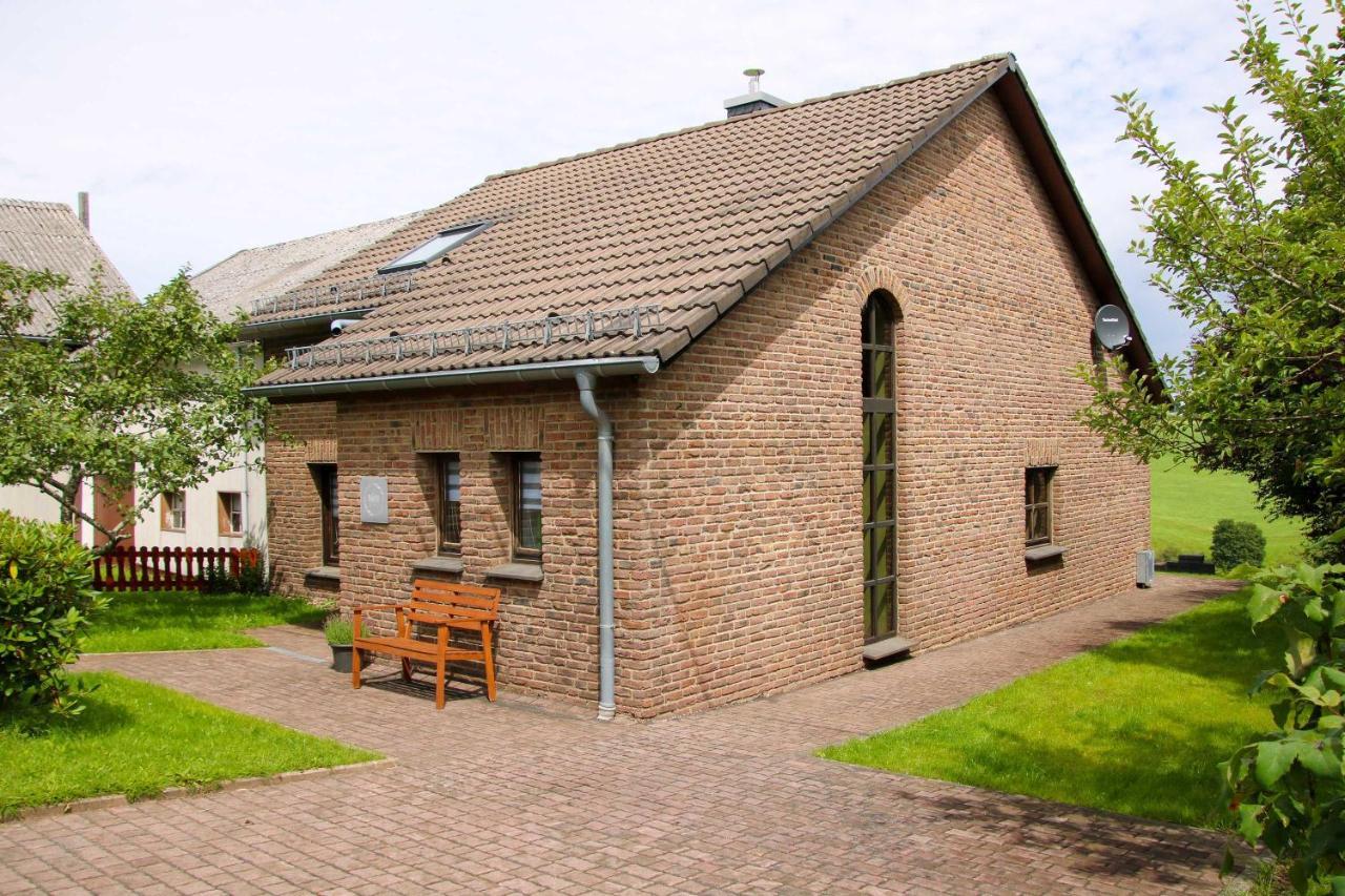 Ferienhaus Eifelnest Scheid  エクステリア 写真